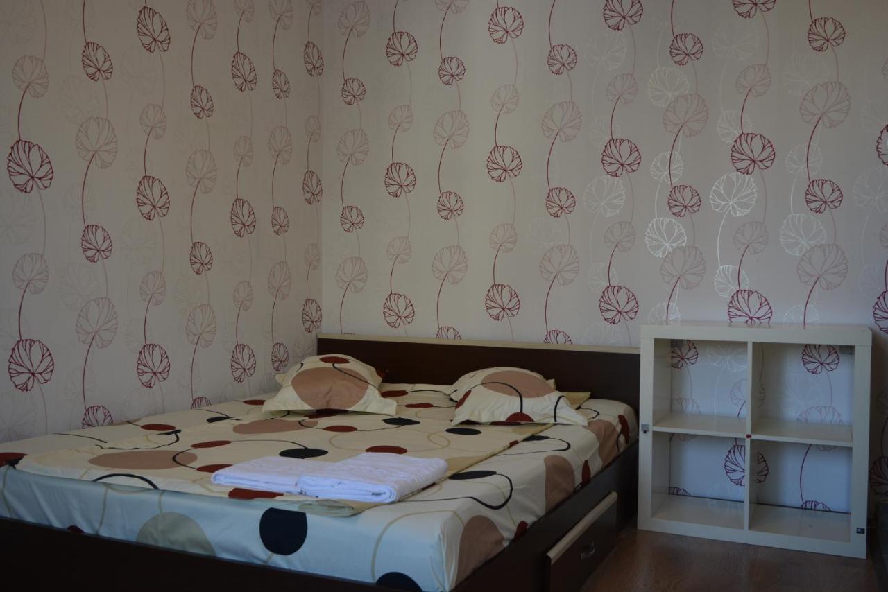Iulia Studio 9 Boekarest Buitenkant foto